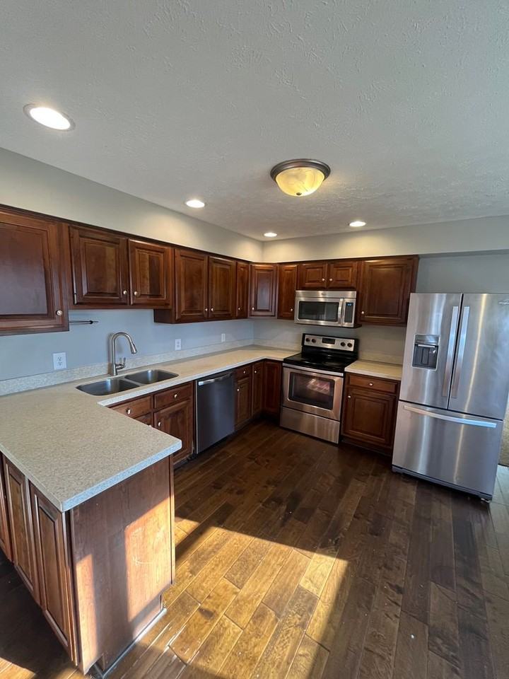 2212 E Queens Way - Photo 3 of 19