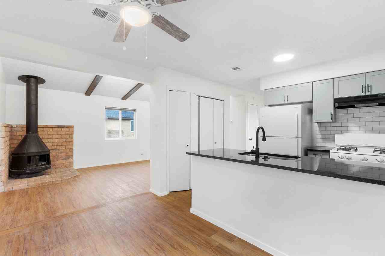 1118 1118/1120 Hazelton - 1118 Hazelton - Photo 4 of 18