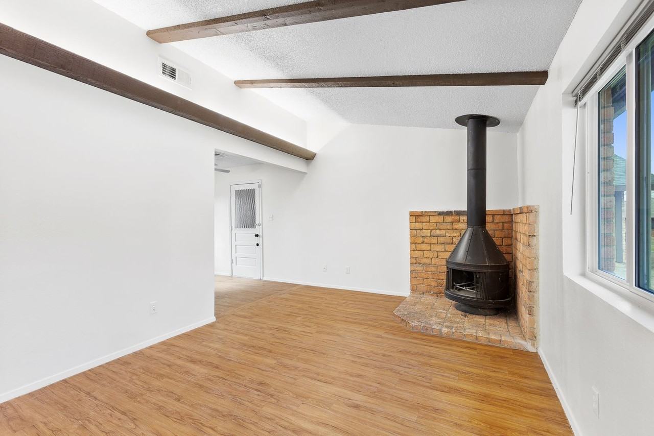 1118 1118/1120 Hazelton - 1118 Hazelton - Photo 7 of 18