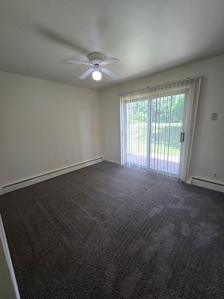 Mulford Park Apartments - Photo 3 of 13