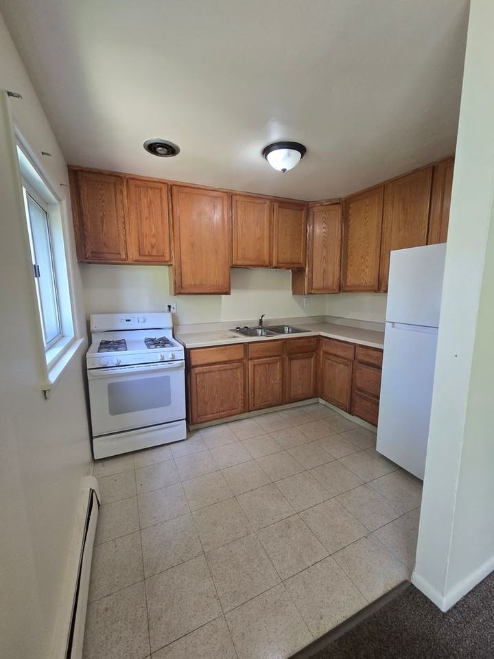 Mulford Park Apartments - Photo 4 of 13