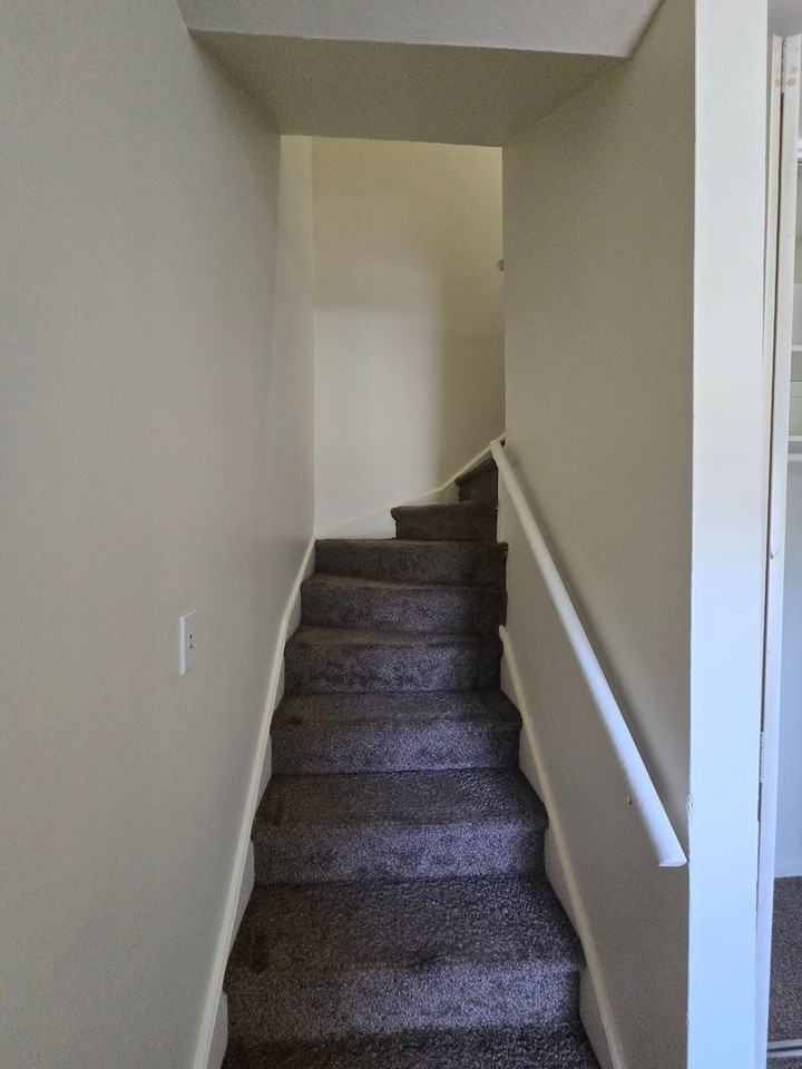 Mulford Park Apartments - Photo 5 of 13