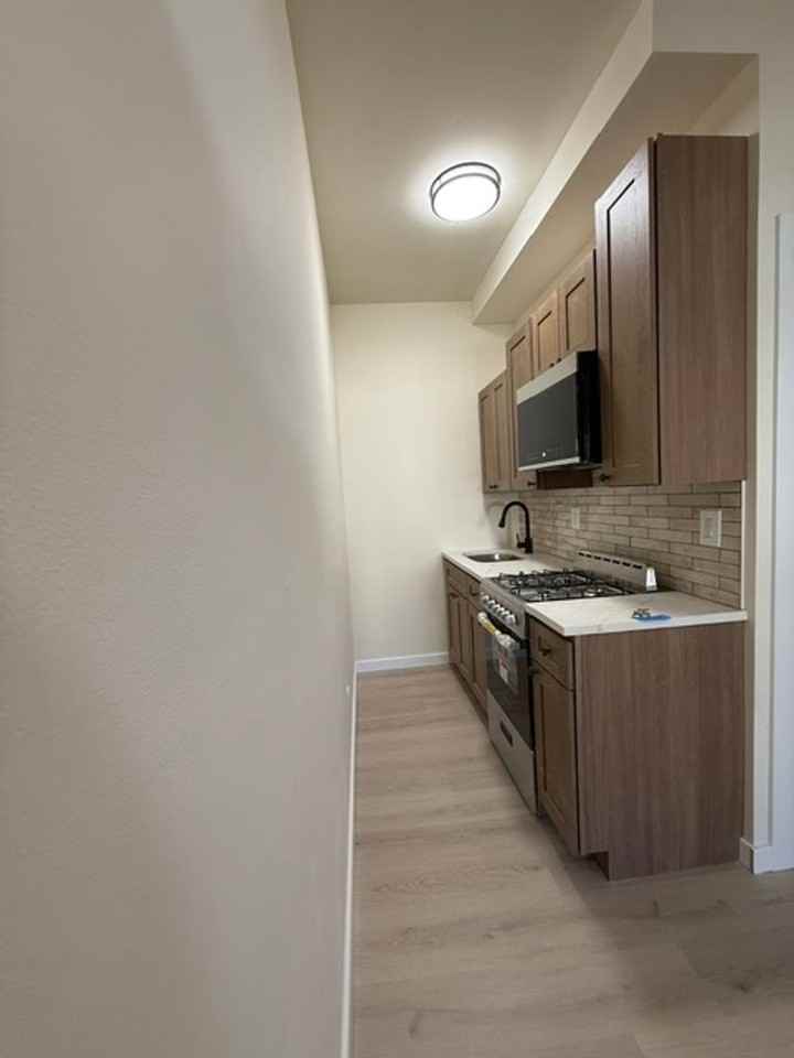 South Avenue Beacon - Photo 4 of 5