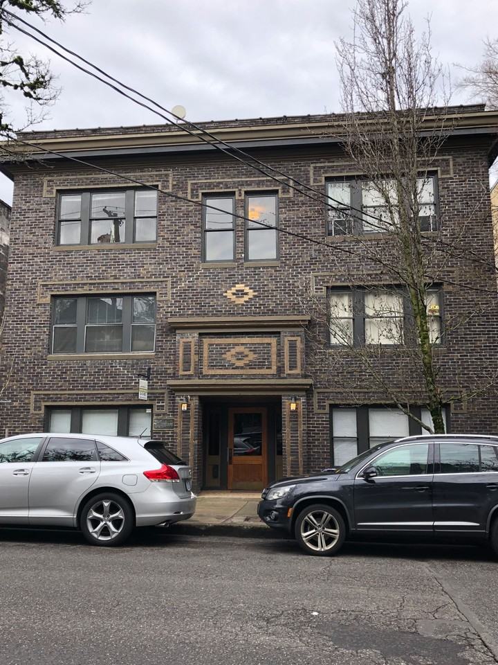 Sara Ann Apartments - Photo 2 of 25