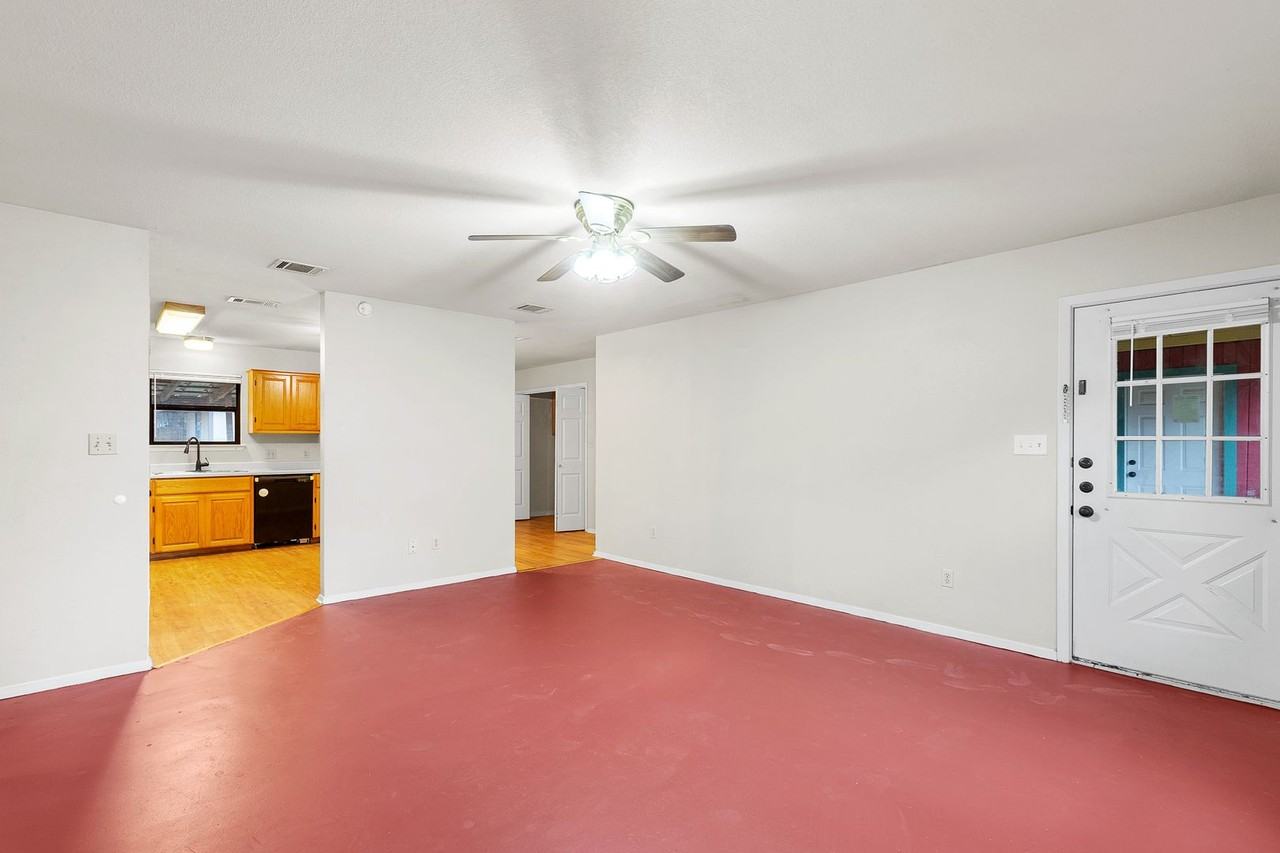 1315 Delmar St - Photo 7 of 24