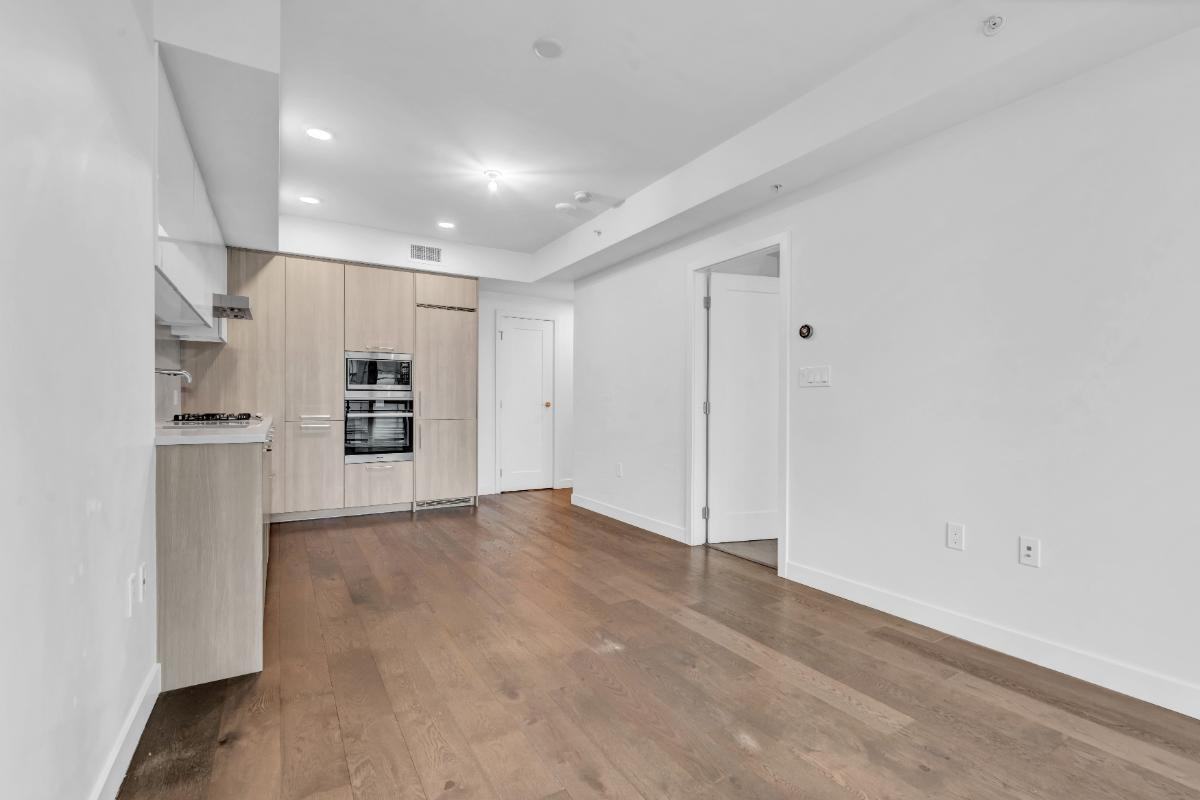 3200 Corvette Way #8xx - Photo 5 of 22