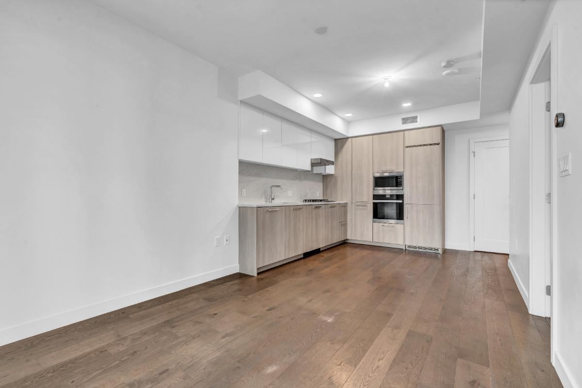 3200 Corvette Way #8xx - Photo 7 of 22