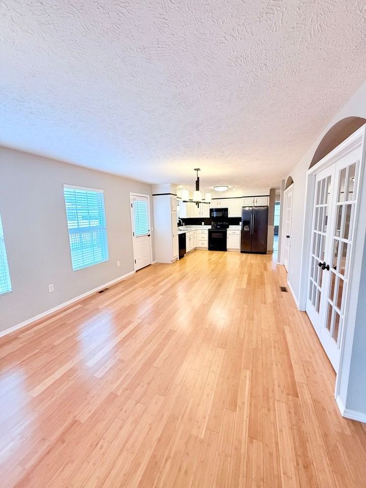 5477 Basswood Ct - Photo 3 of 36