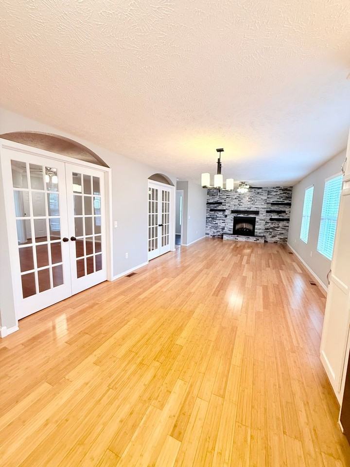 5477 Basswood Ct - Photo 4 of 36