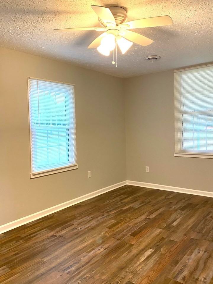 668 W Jefferson Pike - Photo 7 of 15