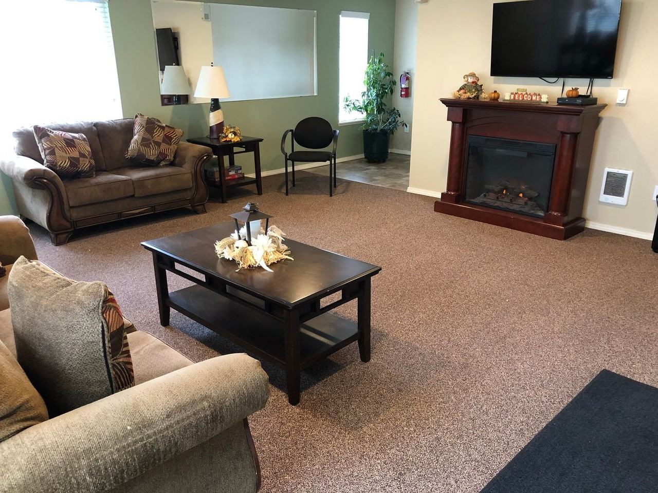 #840 SOUTH POINTE APARTMENTS - Photo 5 of 11