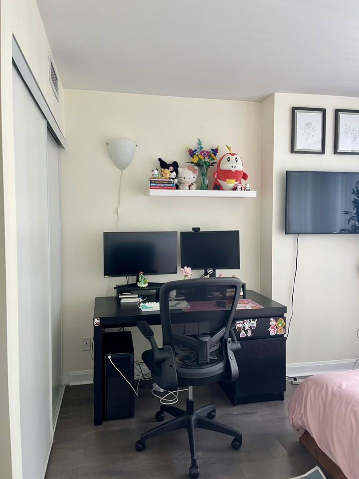 Michael Power Pl - Photo 4 of 12