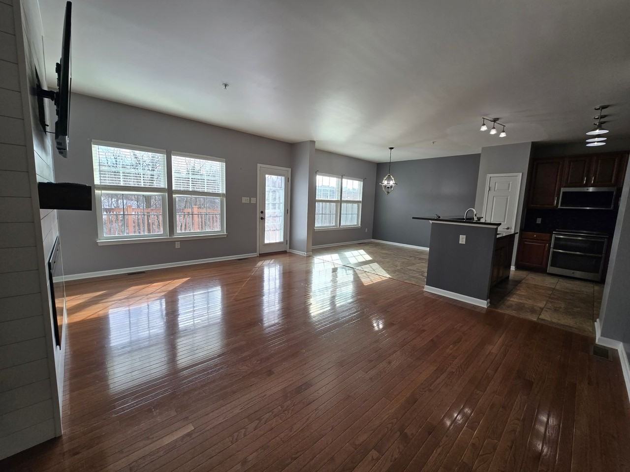 309 Horizon Dr - Photo 4 of 32