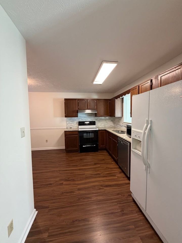 1744 William Blount Dr - Photo 2 of 16