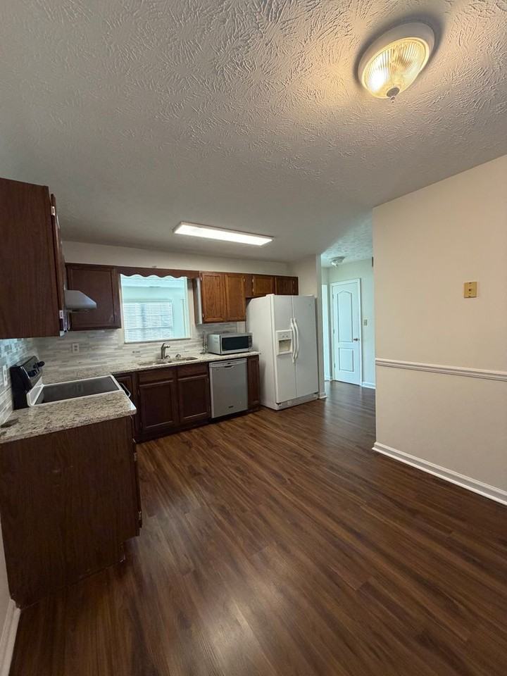 1744 William Blount Dr - Photo 3 of 16