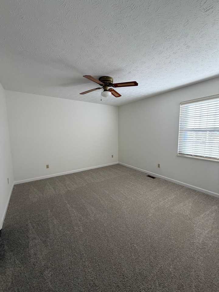 1744 William Blount Dr - Photo 5 of 16