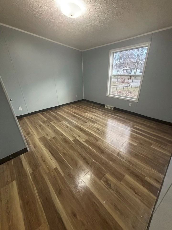 30323 Michiana Dr - Photo 2 of 11