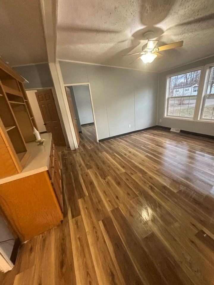 30323 Michiana Dr - Photo 3 of 11