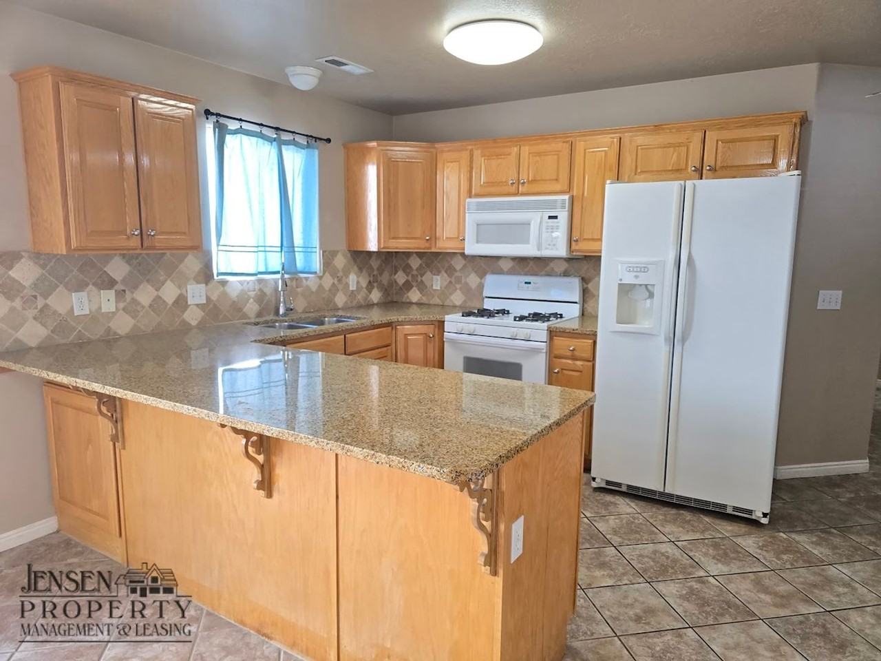 2056 E Middleton Dr #9 - Photo 4 of 25