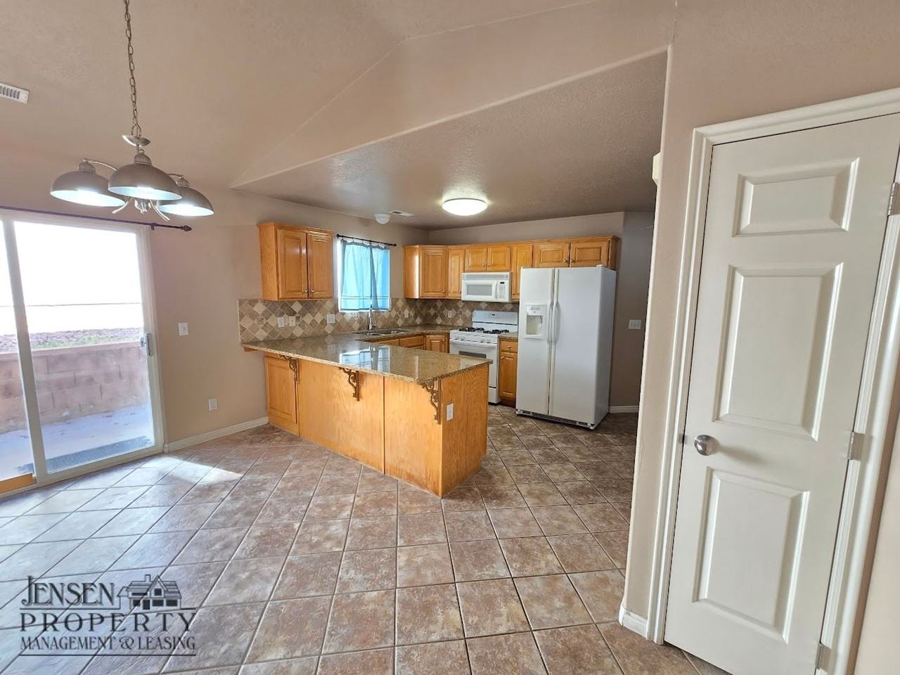 2056 E Middleton Dr #9 - Photo 5 of 25