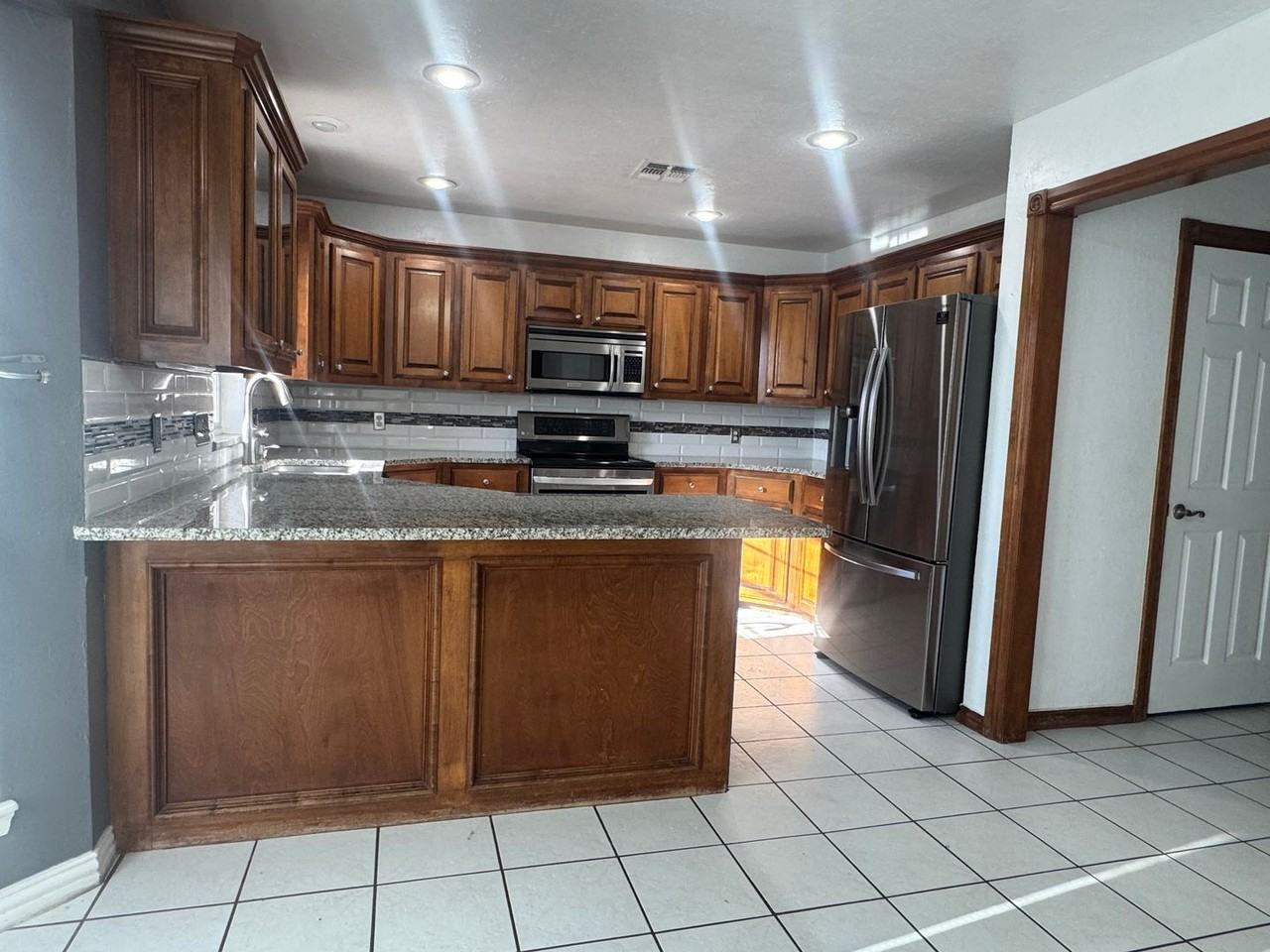 20 Nw Havenshire Cir - Photo 2 of 32