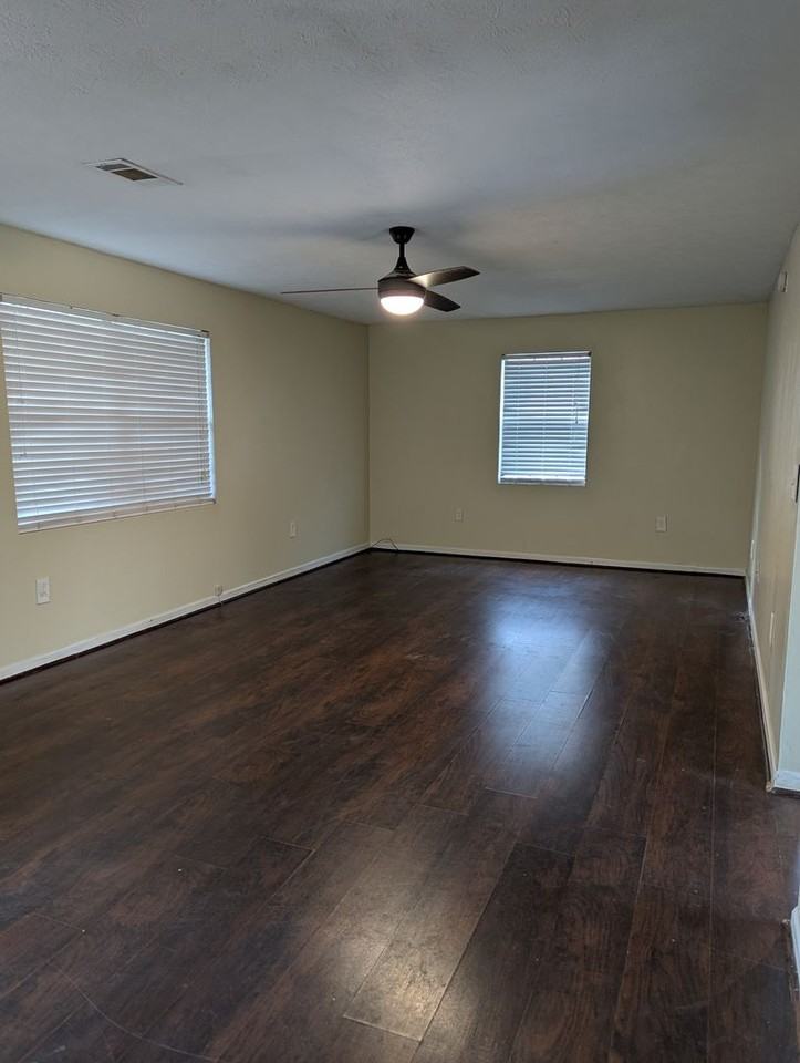 127 Pine Dr Ne - Photo 2 of 14