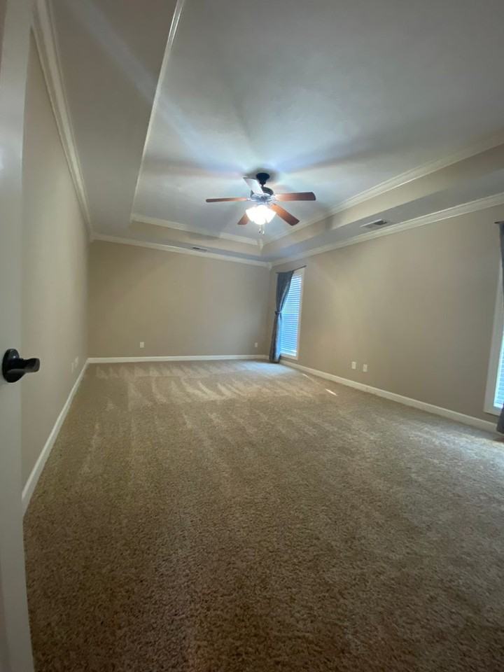 64 Jeremiah Dr - Photo 5 of 14