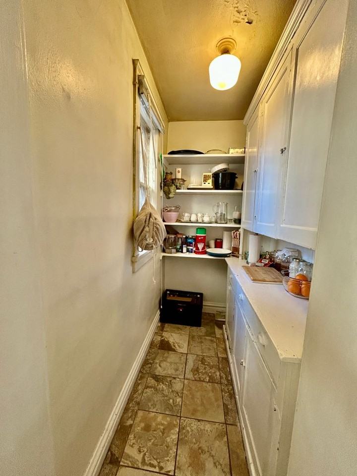 718 N 10th Ave E - Photo 7 of 19