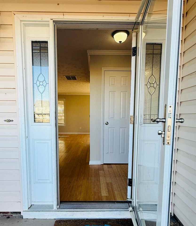 84 Gloucester Ct - Photo 2 of 24