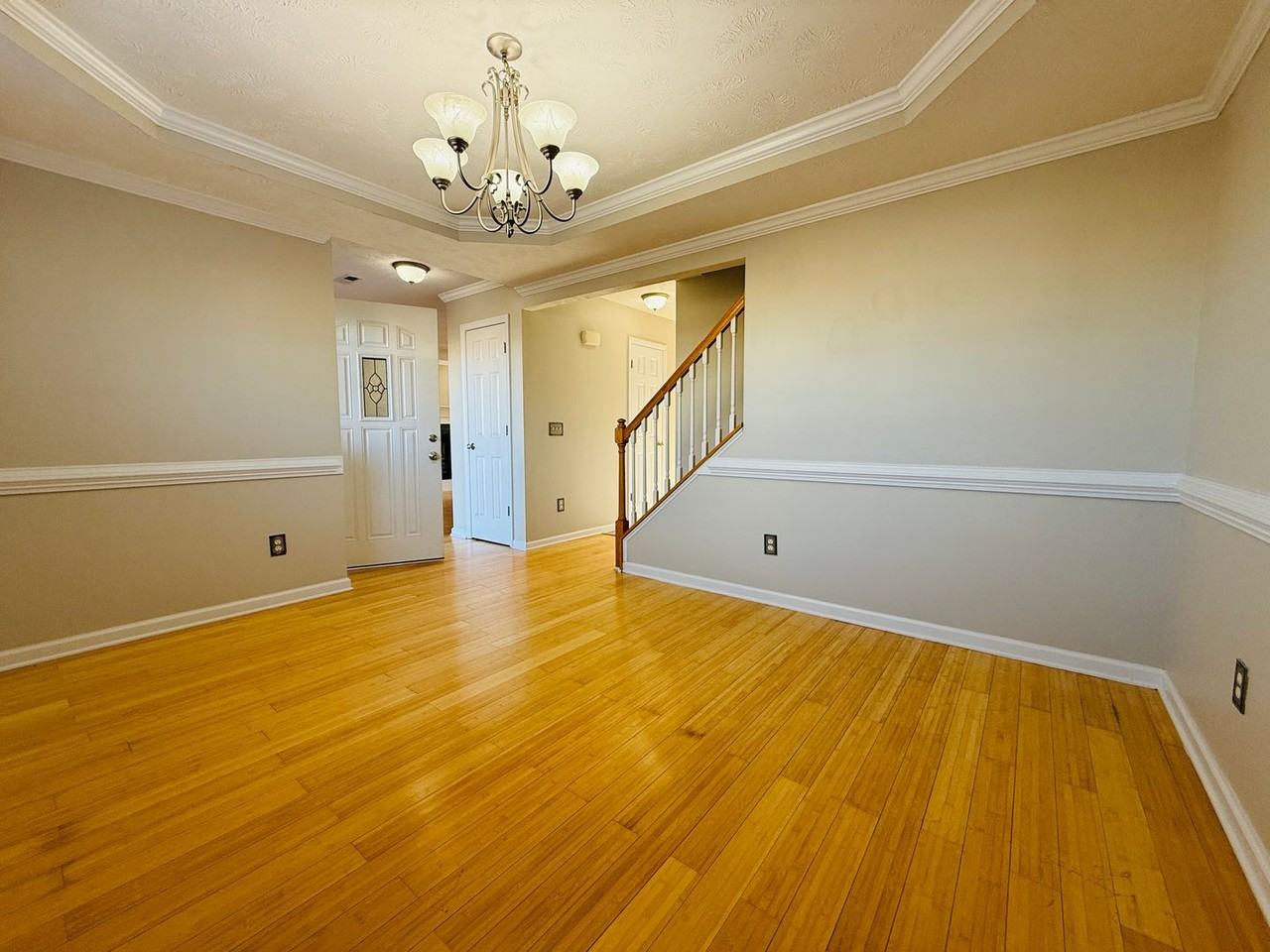 84 Gloucester Ct - Photo 3 of 24