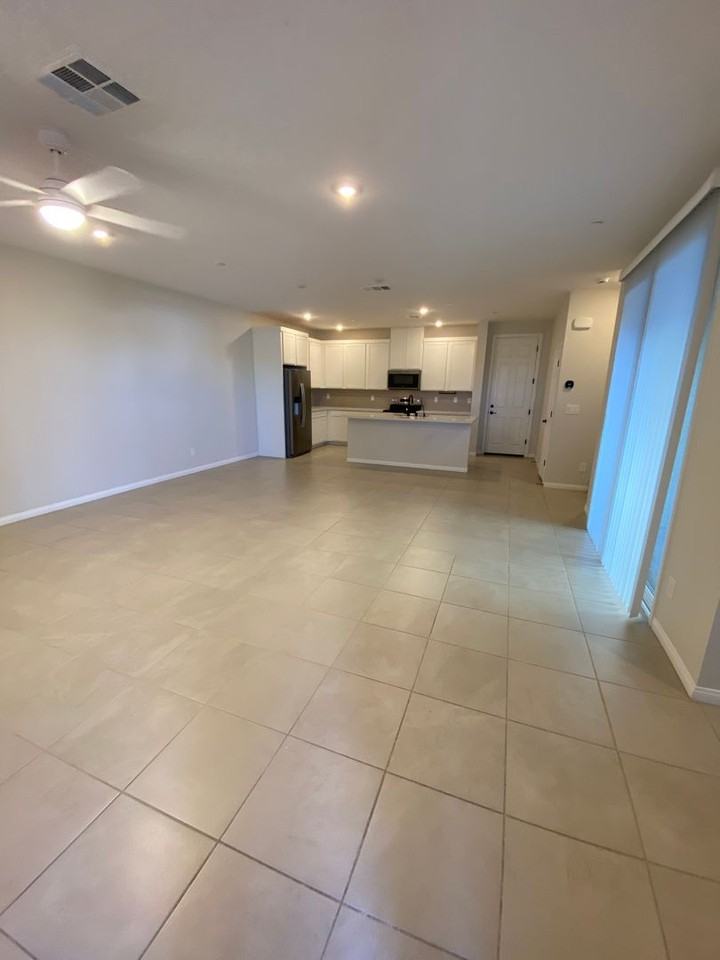 828 Royal Beekman St - Photo 6 of 39