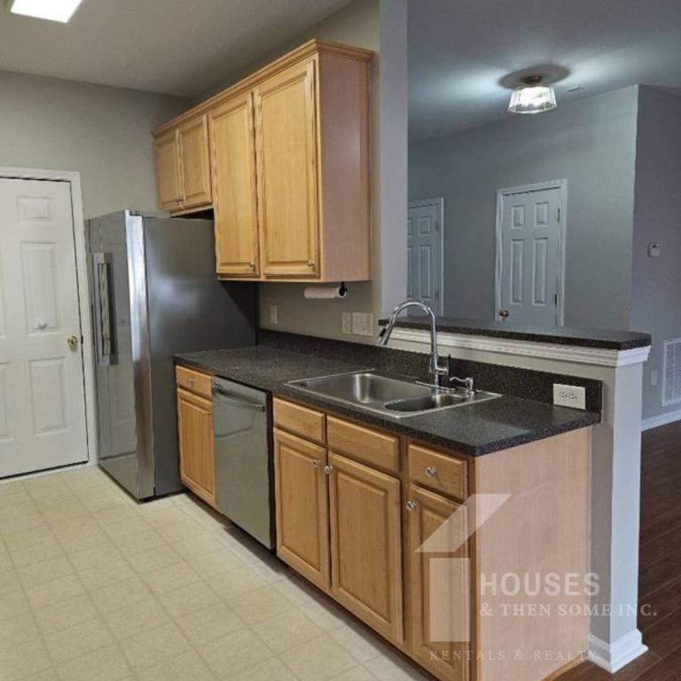 203 Chardon Pl - Photo 3 of 22