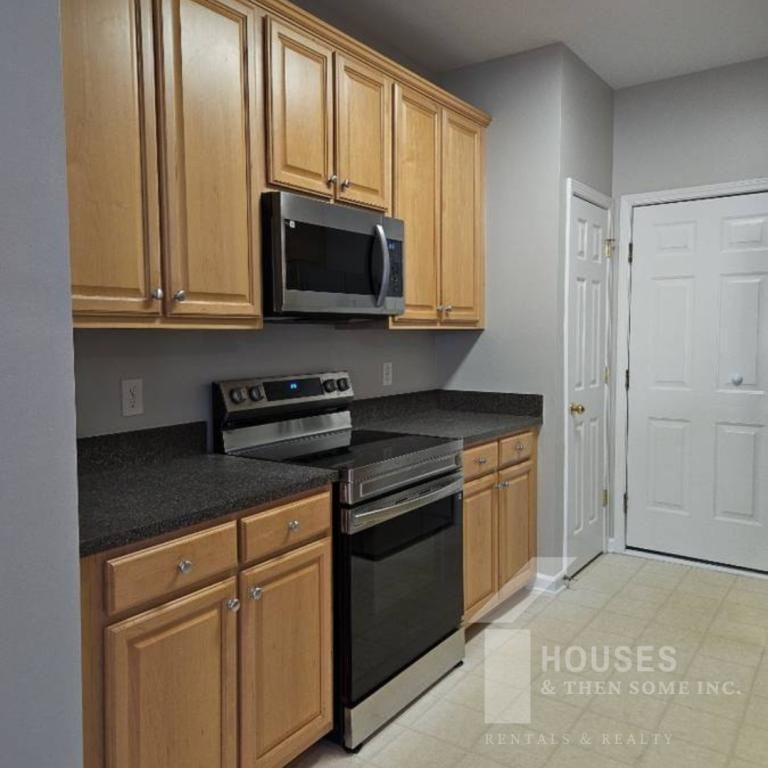 203 Chardon Pl - Photo 4 of 22