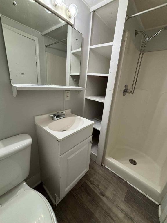 115 N Walnut St - Photo 4 of 6