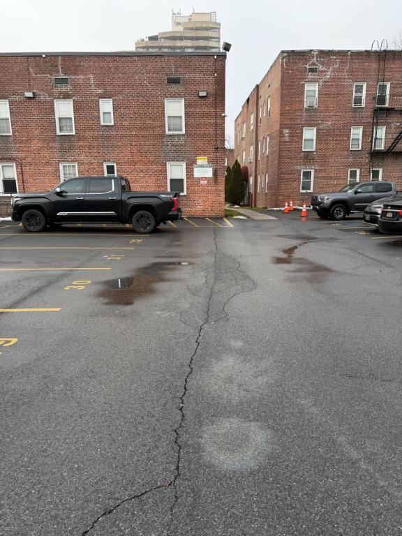 1549 Central Park Ave - Photo 7 of 9