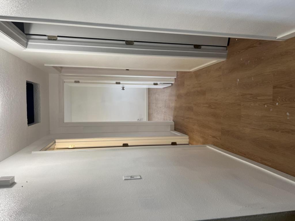 17450 Se Mill St - Photo 2 of 11