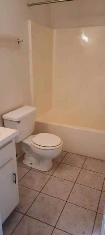 301 Ebenezer Ave Apt C - Photo 3 of 9