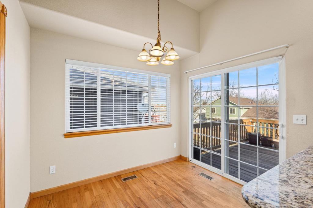 389 Blackstone Cir - Photo 7 of 22