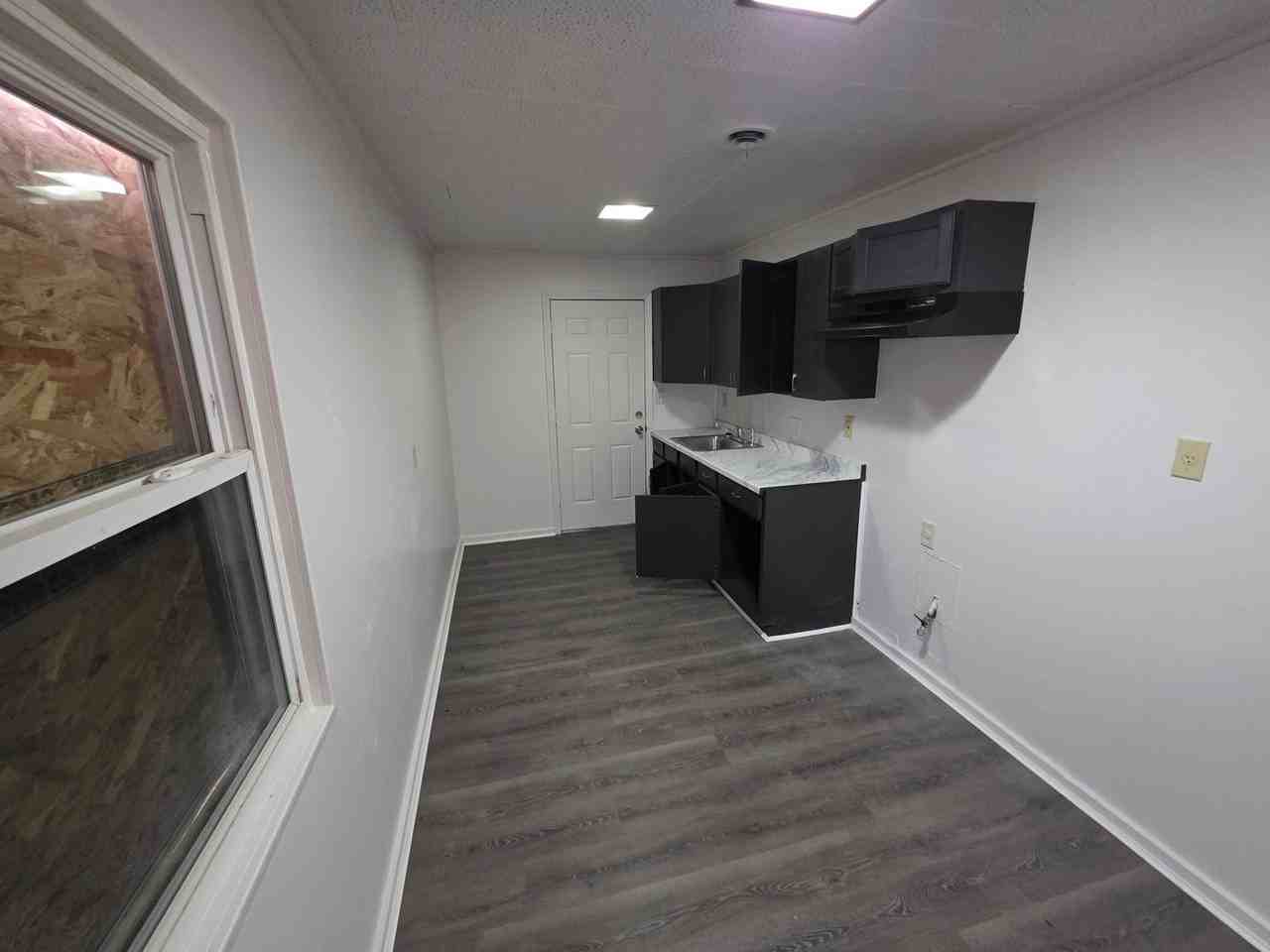 302 Saint Leonard Dr - Photo 3 of 10