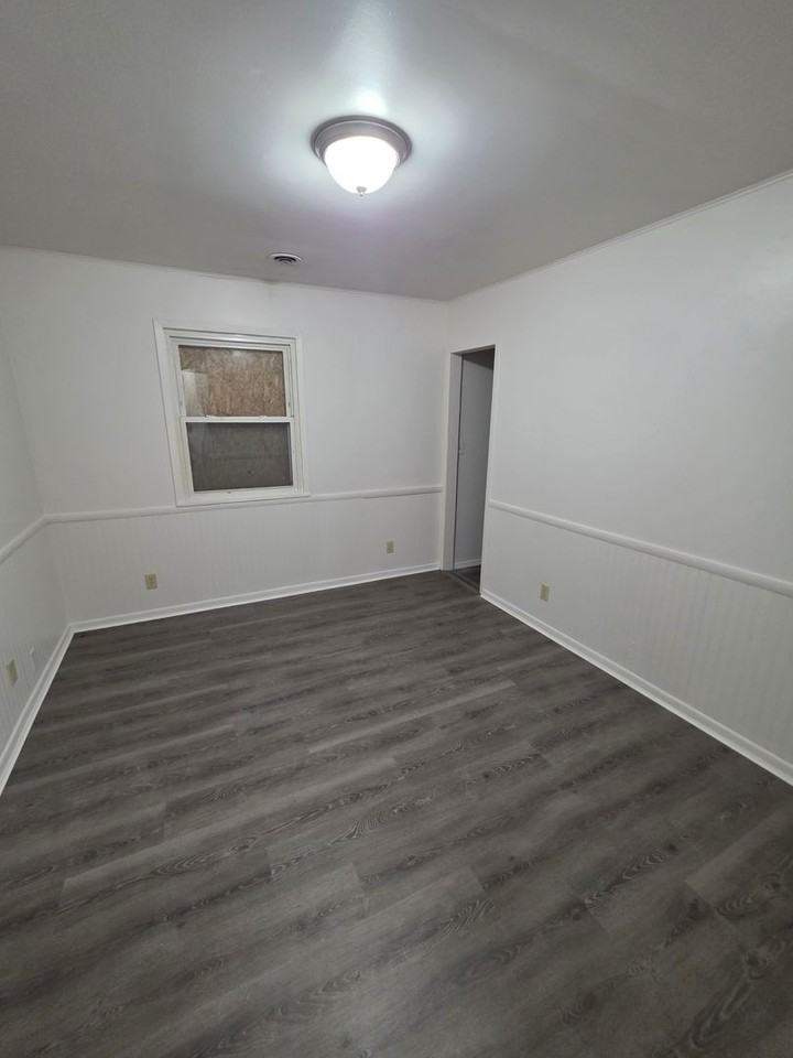 302 Saint Leonard Dr - Photo 7 of 10