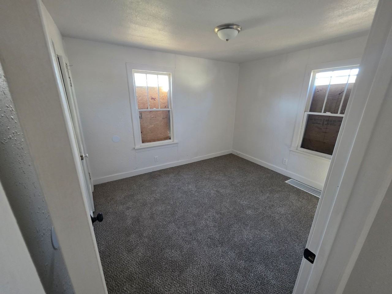 319 Levin Dr - Photo 3 of 11