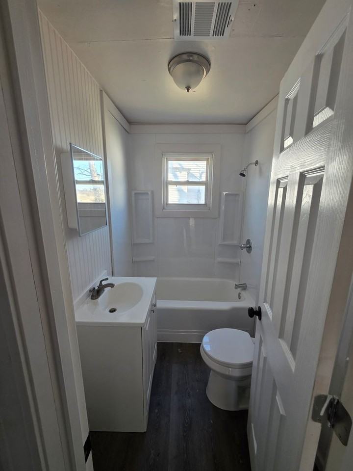 319 Levin Dr - Photo 4 of 11