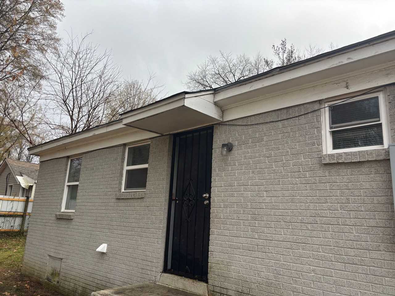 3034 Sinclair St - Photo 3 of 17