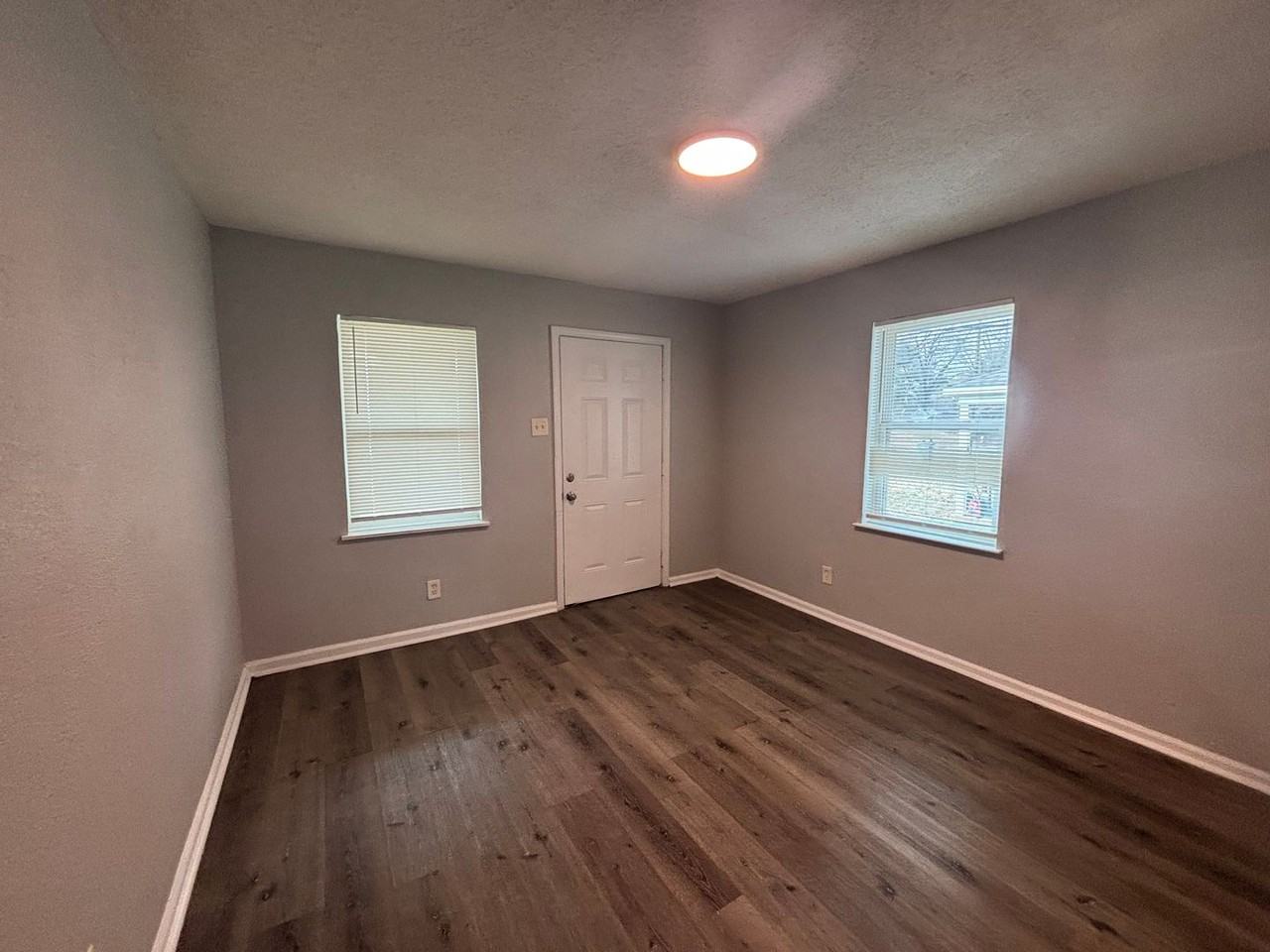 3034 Sinclair St - Photo 6 of 17