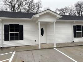 featured image of 409 W Waggoner St