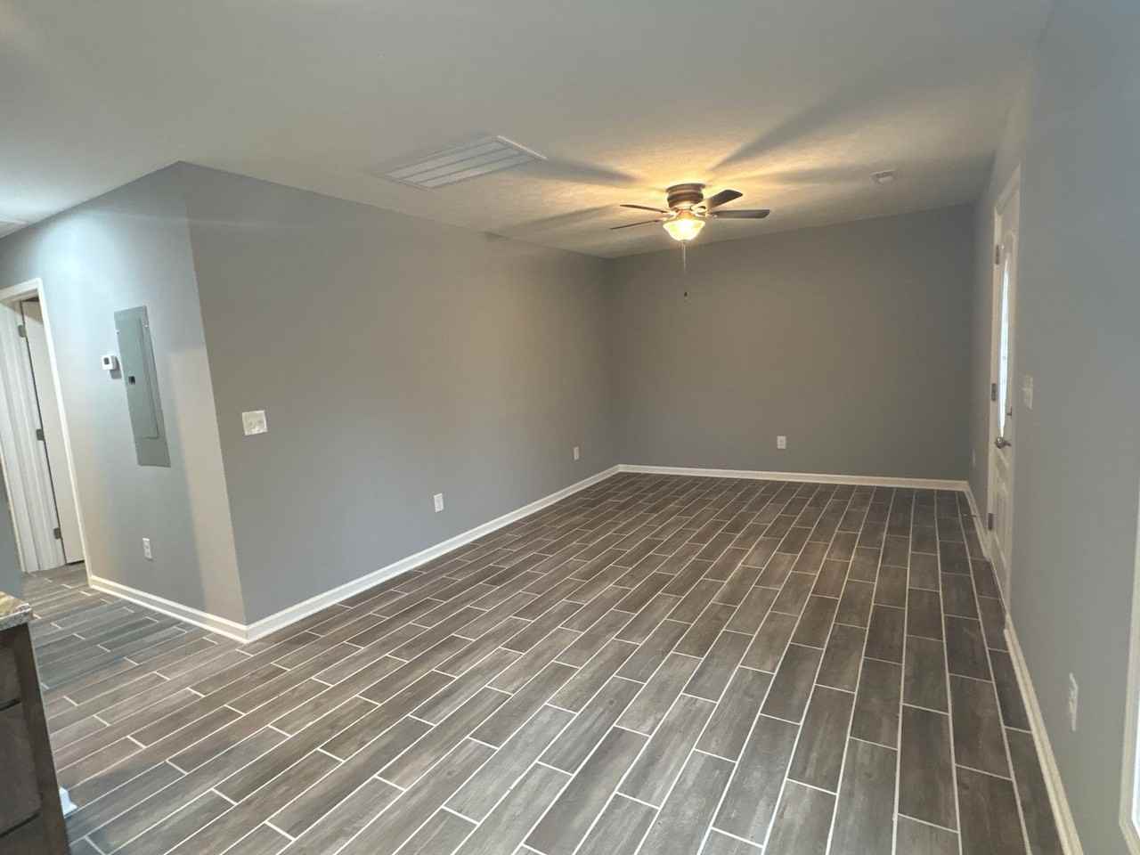 409 W Waggoner St - Photo 6 of 17