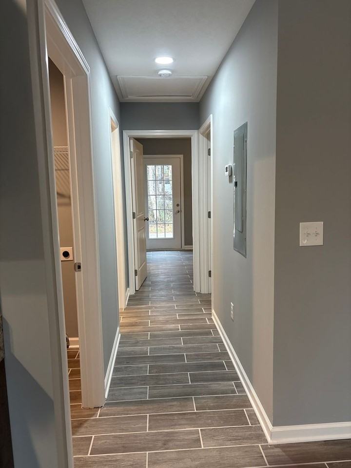 409 W Waggoner St - Photo 7 of 17