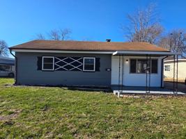 featured image of 912 E 5th St