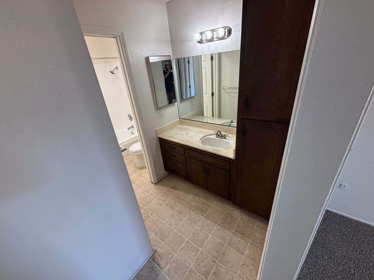 Kansas Apartments - Photo 5 of 7