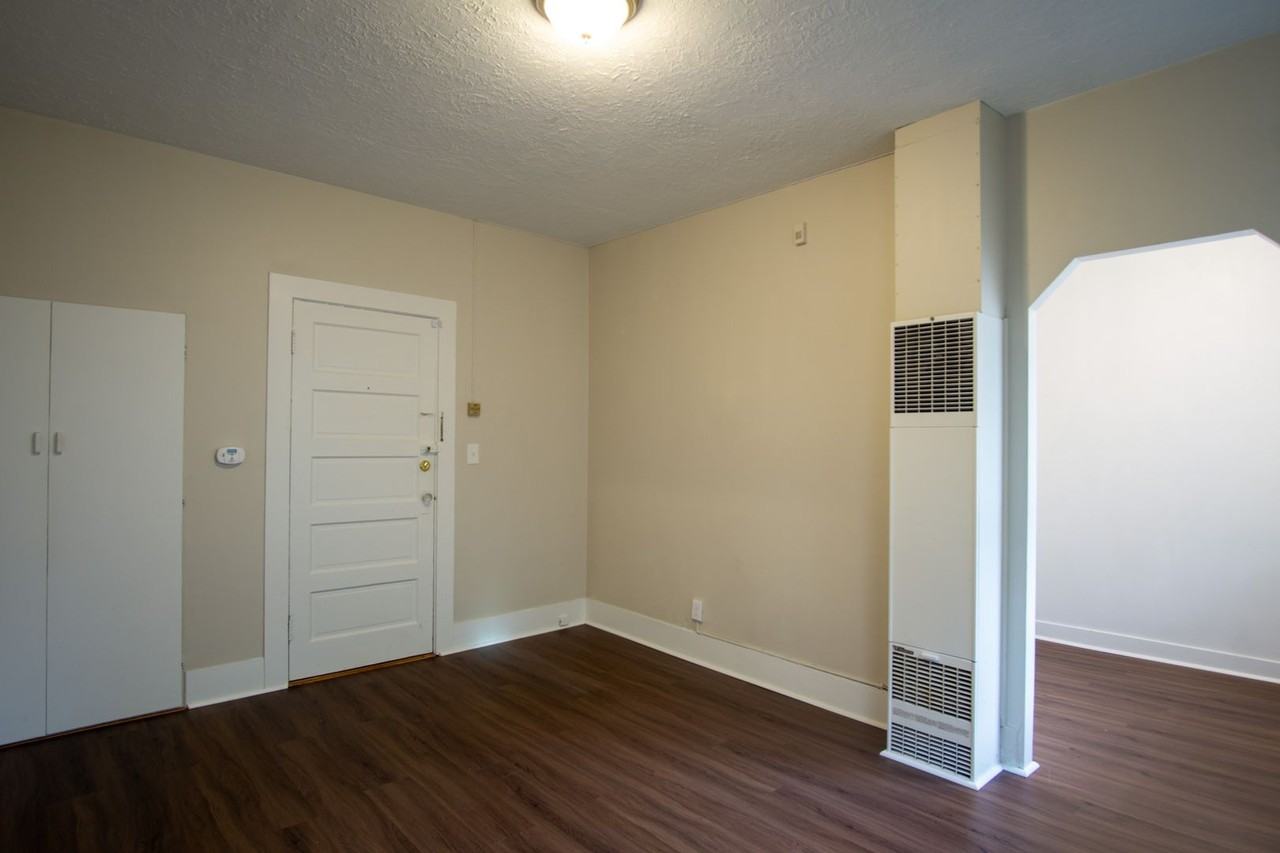 4937 S Corbett Ave #4 - Photo 5 of 13